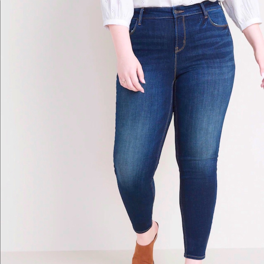 HP!!  Old Navy Curvy Skinny Jeans Sz 12L
